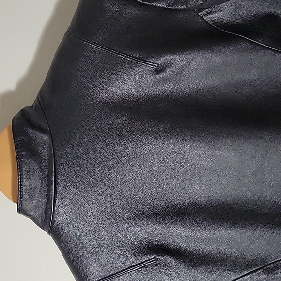 🌸 VINTAGE GENUINE LEATHER JACKET🌸 - Picture 5 of 16